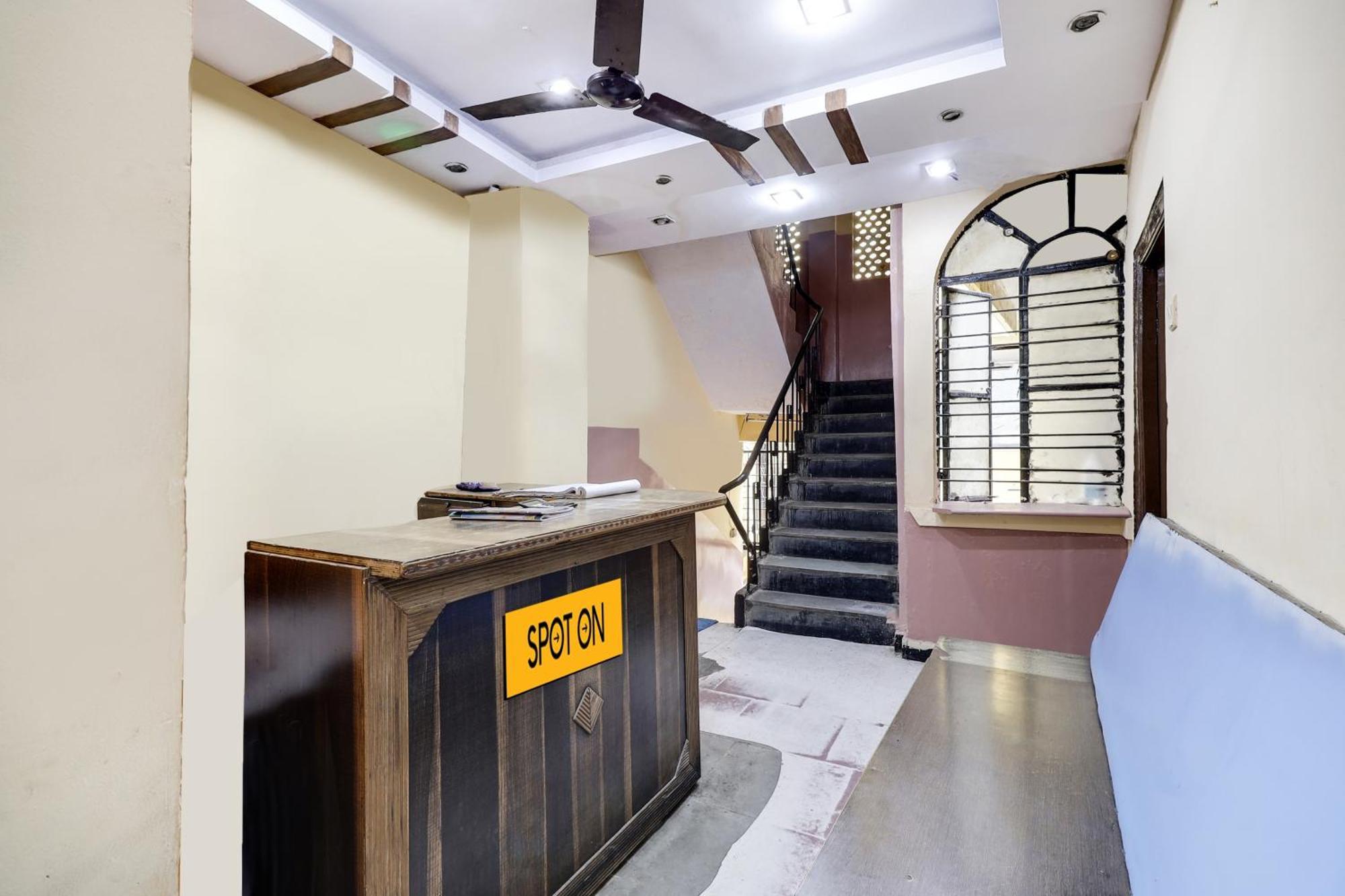 Spot On Hotel Sai Ashirwad Residency Hyderabad Exterior photo